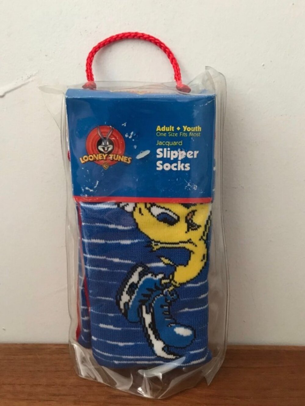 NEW Vintage Looney Tunes Tweety Bird Ice Skating Slipper Socks Jacquard One Size